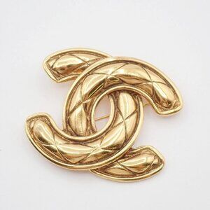 CHANEL CC Logo Matelasse Pin Brooch Gold Accessory 72RF847